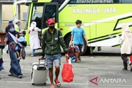 Pemkab Karawang data warga pendatang baru pascalibur Lebaran 1446 H