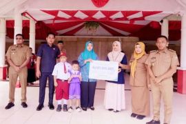 BPJAMSOSTEK serahkan santunan Rp183 juta ke ahli waris Kades Bulucenrana Sidrap