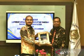 Wali Kota Tanjungbalai serahkan LKPD 2024 ke BPK RI Perwakilan Sumut