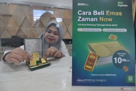 Harga emas Antam-Galeri24 stabil, UBS turun tipis hari ini