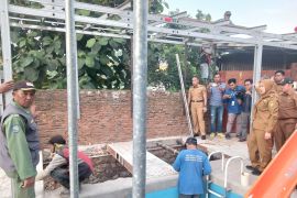 Jadi penyebab banjir, Wali Kota Bandarlampung bongkar kolam renang di Campang Jaya