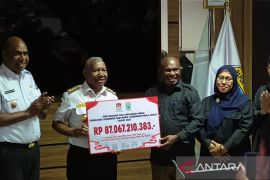 KPU kembalikan sisa dana hibah pilkada Papua Barat Rp87,06 miliar