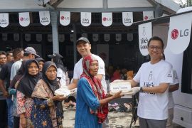 LG bagikan 1.000 paket makanan dan cek kesehatan gratis