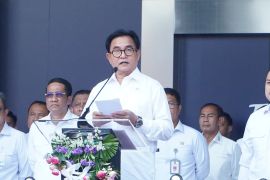 Menko Yusril ajak pegawai perkuat komitmen layanan publik