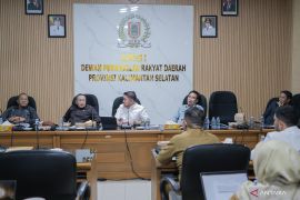DPRD Kalsel sempurnakan Raperda pedoman produk hukum daerah