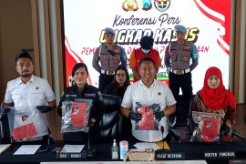 Polisi ungkap motif anak bunuh ayah kandung di Surabaya