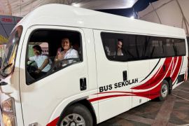 Pemko Pekanbaru terima bantuan dua bus sekolah