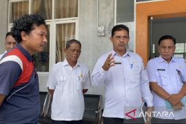Pemkab Aceh Barat tunda pindah pedagang kaki lima di Pasar Bina Usaha