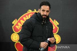 Fans MU rela lakukan apa saja demi beri dukungan di final