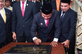 Pemkab Solok harapkan legislator bekerja optimal di kantor baru