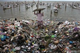 Indonesia pushes multilateral cooperation to tackle plastic pollution