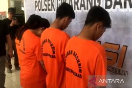Polisi bekuk sindikat spesialis pencuri rumah kosong di Bekasi