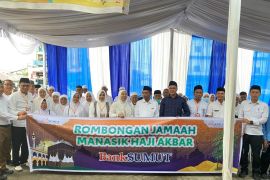 Bupati Sergai lepas peserta manasik haji akbar Bank Sumut