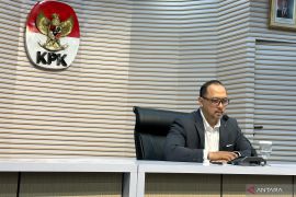 KPK periksa  dua tersangka kasus korupsi jual beli gas