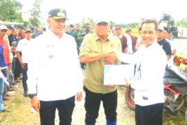 South Kalimantan govt grants Rp3.6 billion fund to Tanah Laut