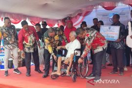 Pemkab Manokwari salurkan bantuan sosial senilai Rp665 juta
