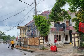 Kinerja Satpol PP & DPMPTSP diacuhkan, tak sampai 1x24 jam segel Pemkab Samosir dibongkar di Hotel Dainang