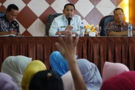 Bupati Merangin tawarkan  honorer RS daerah jadi medis di luar negeri
