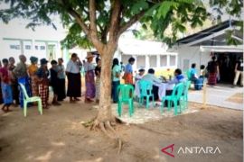 Indonesia medical team treats thousands of Myanmar quake victims