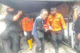 Polisi selidiki penemuan jenazah di perumahan Rungkut