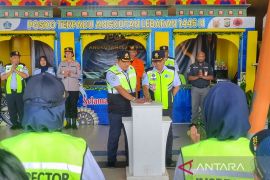 Penumpang mudik dan arus balik lebaran di Bandara Rendani menurun
