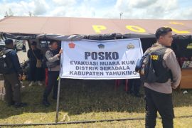 Satgas Damai Cartenz evakuasi lima jenazah korban KKB dari Bingki