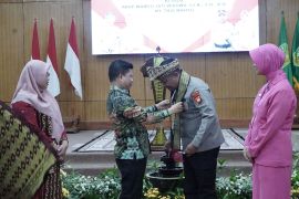 Bupati dan Wabup Sambas hadiri serah terima kapolres