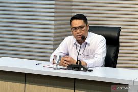 KPK sita barang bukti elektronik dan sepeda motor dari rumah Ridwan Kamil