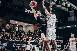 IBL 2025 - Dewa United libas Prawira Bandung 94-87