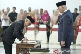 Gubernur Sumbar kukuhkan Edi Dharma jadi PJs Bupati Pasaman
