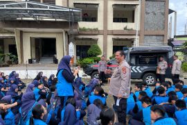 Polda Kaltara Bekali Siswa SMPN 01 Tanjung Selor Pengetahuan Bahaya Judi Online