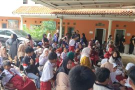 Penyandang disabilitas dan anak yatim terbantu bakti sosial filantropi Bandung