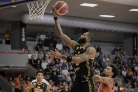 Dewa United bungkam Prawira Bandung, pekan ke-11 IBL 2025 dimulai dengan jadwal longgar