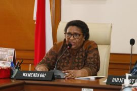 Wamendagri sebut ada 9 daerah siap laksanakan PSU pada 16 dan 19 April 2025