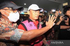 Mantan Ketua PN Jaksel jalani sidang perdana kasus suap