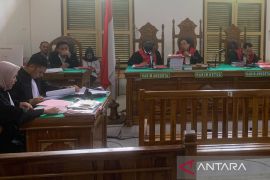 Pegawai Bank Mega terdakwa penggelapan dituntut 10 tahun penjara