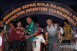 Laga Forkopimda Kota Padangsidimpuan vs Pemkab Tapsel meriahkan penutupan Rajawali Cup I Yonif 123/RJW