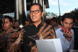 Hukum kemarin, rumah La Nyalla digeledah hingga Febri Diansyah diperiksa KPK