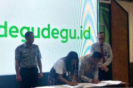 Kemenpora meluncurkan aplikasi belanja daring lokal Maluku degudegu.id