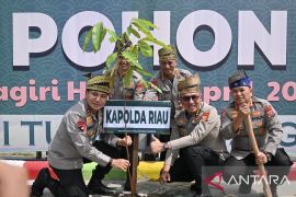 Kapolda Riau tanam ribuan pohon di Indragiri Hulu