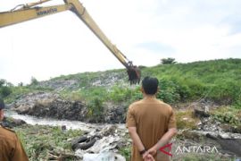 Banjarmasin perbaiki saluran air lindi TPAS Basirih upaya penanganan darurat sampah