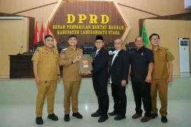 Bupati Labura Sampaikan LKPJ 2024