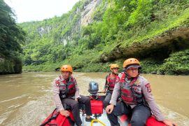 Tim SAR perluas area pencarian warga tenggelam di sungai Lamuru