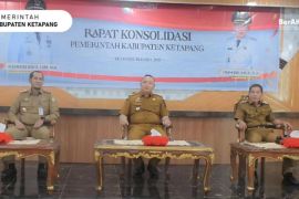 Bupati bahas langkah-langkah strategis untuk pembangunan Ketapang