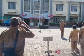 Pemkab Manokwari motivasi ASN dengan penghargaan dan hukuman