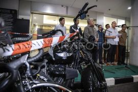 Tiga hakim ditetapkan tersangka kasus suap perkara di PN Jakpus Page 4 Small
