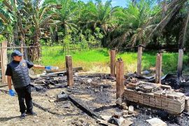 Polres selidiki penyebab rumah terbakar di Aceh Timur