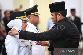 Gubernur Kaltim tekankan  koneksi antardaerah saat lantik Bupati Berau