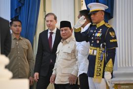 Use best means to negotiateUS import tariffs: President Prabowo