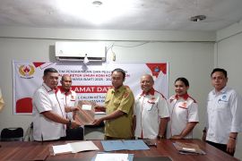 Wali Kota Ambon daftarkan diri sebagai calon ketua umum KONI